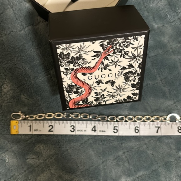 GUCCI TRADEMARK LOGO .925 Sterling Silver Round Tag Charm  Bracelet NWT - Picture 5 of 5